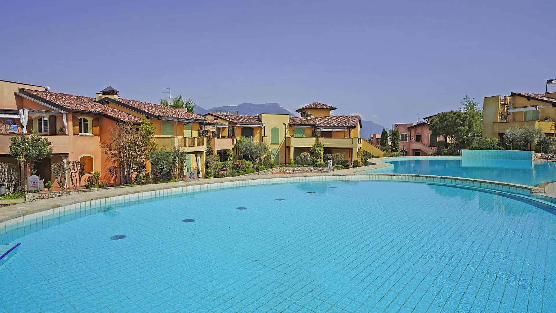 Borgo Del Torchio Apartments By Wonderful Italy Manerba del Garda 0*,  Italien
