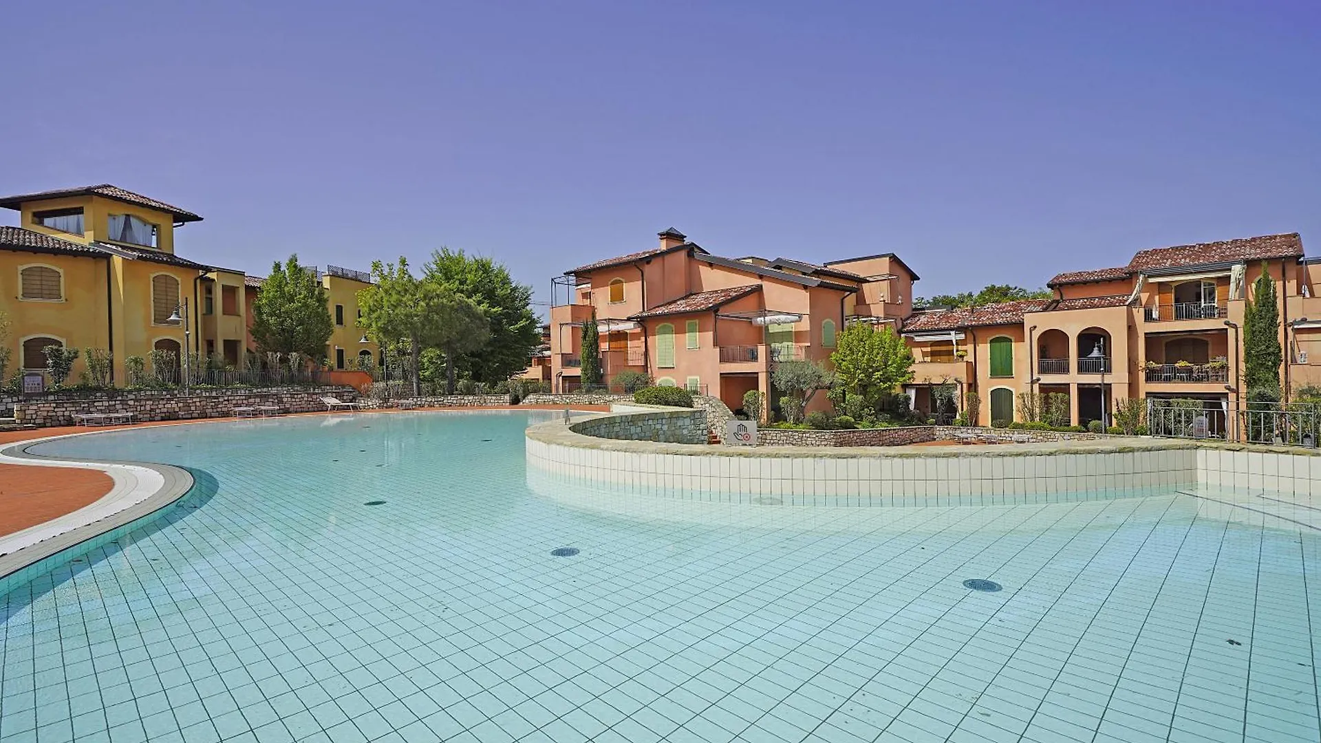 Borgo Del Torchio Apartments By Wonderful Italy Manerba del Garda
